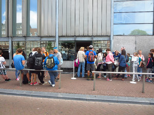 Line to Anne Franks House