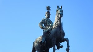 Statue of Prince Komatsu no Miya Akihito