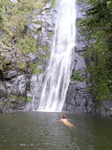 Zwemmen in de waterval bij Coroico