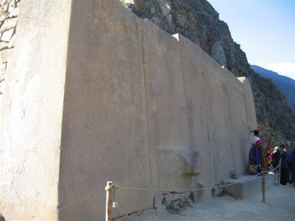 The temple at Ollantaytambo, very lage rocks.