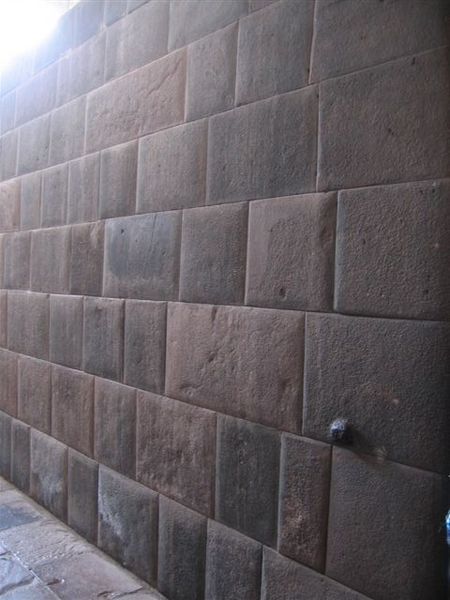 Very impressive and straight wall inside Koricancha.