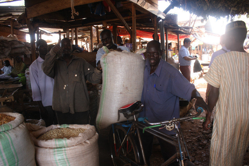 How they move sacks of rice