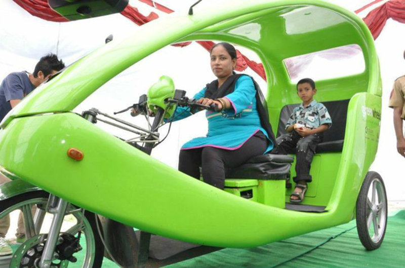 The first rickshaw went to Kohinoor, a 33-year old single mother of two. In September 2012, she became Delhi’s first female electric rickshaw driver.
