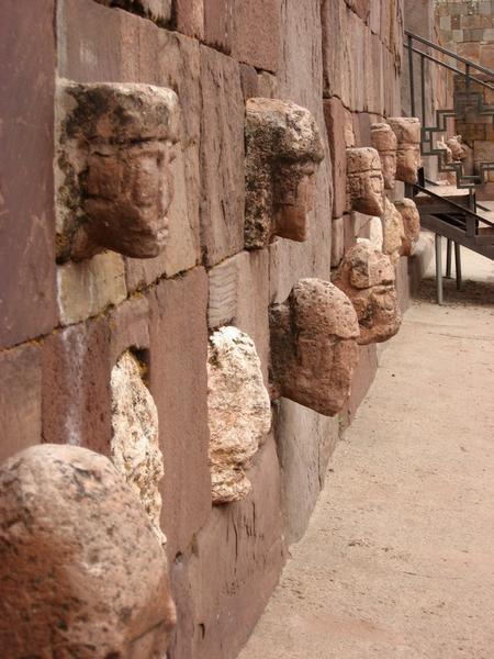Tihuanaco wall of faces