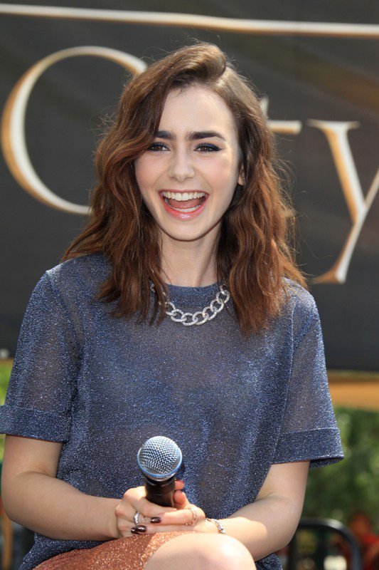 lily-collins-sheer-14aug13-11
