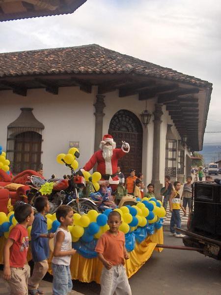 Santa arrives in Granada