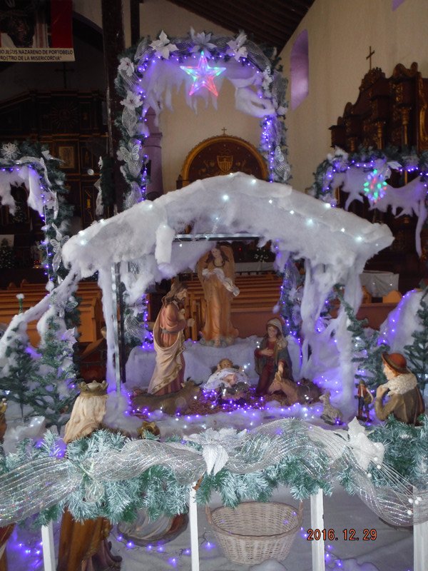 CHRISTMAS IN THE OLD CHURCH