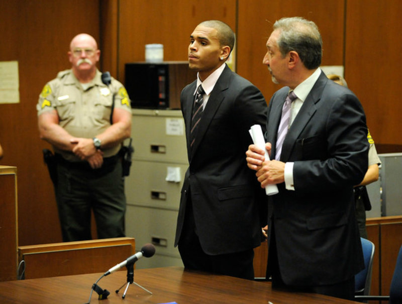 Chris+Brown+Sentencing+drd4d5eVJ4Il