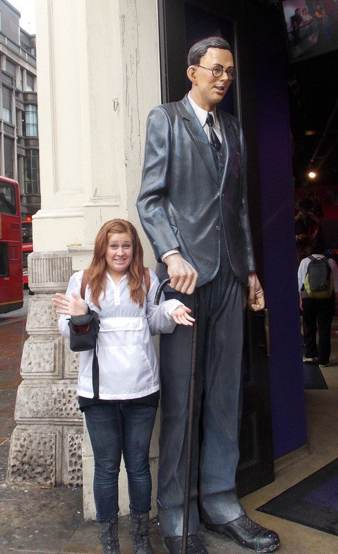 Ripley's Tallest Man Statue