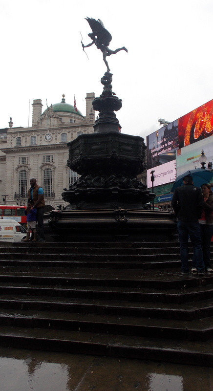 Famous Statue in Piccadilly Circus