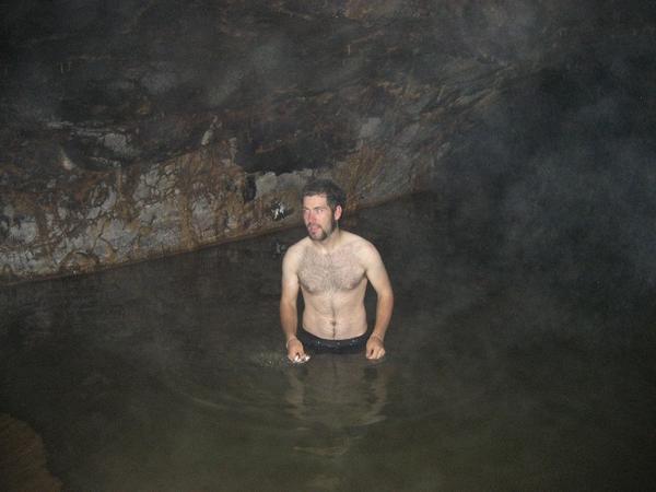 Oli at cave lake