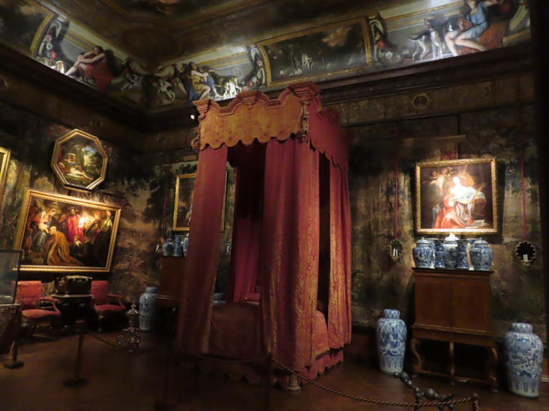 One of the bedrooms built for the kings visit - Chatsworth