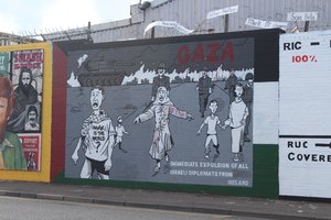 Belfast Taxi Tour- murals on Catholic side