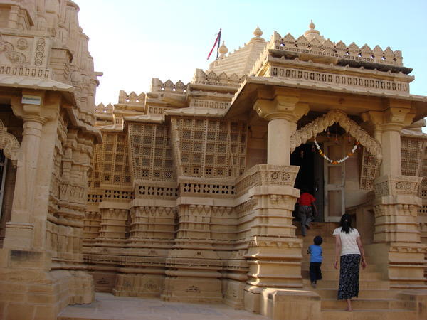 entree d'un temple Jain