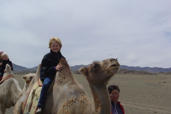 Pauline på kameltur