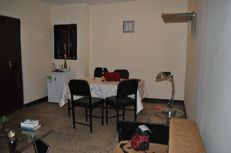 lounge/dining room