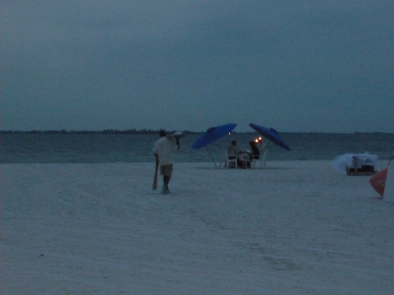 Someone's romantic evening on the Florida beach ... Bless!