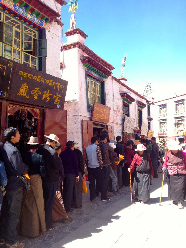 Pilgrims Lining Up to Enter Jokhang Temple (2)