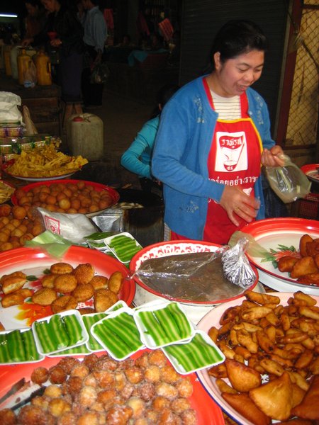 Phonsavanh - local market