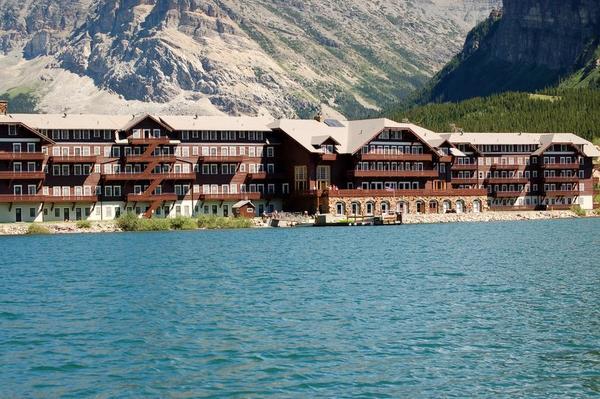 Many Glacier Hotel: Glacier  National Park