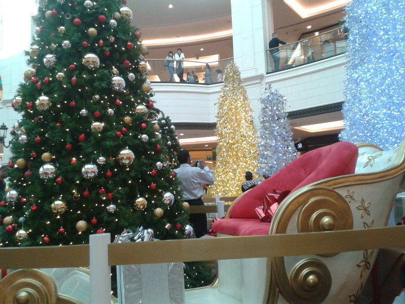 Christmas decorations in Dubai mall