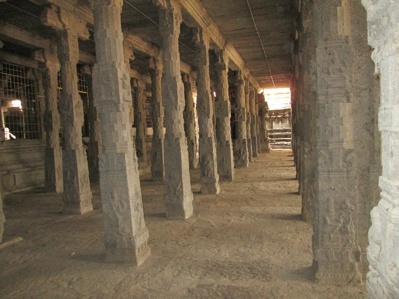 Pillars in 1000 pillar temple