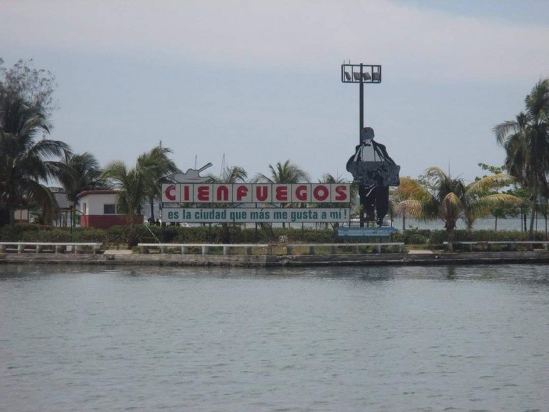 After a 6h drive we reached Cienfuegos