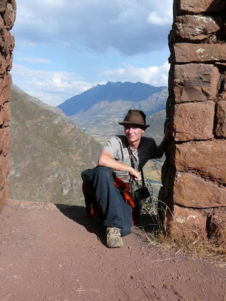 Guillaume dans une ruine Inca 