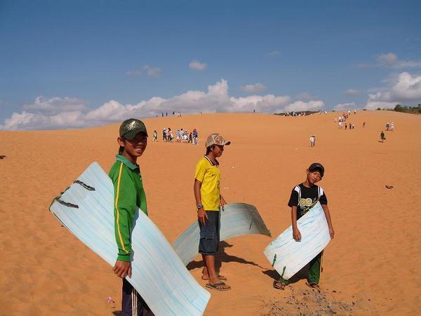 Sand Dune Sledge Guides