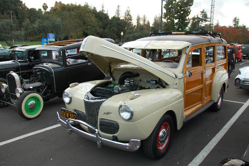 Woody wagon with Model A  hot rods at the NHRA Museum cruise