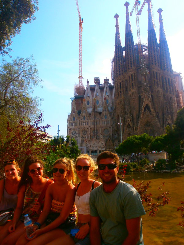 Girls Crazy City & Gaudi