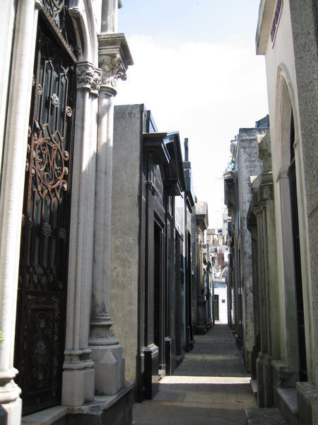 Streets and streets of tombs in Recoleta's cemetery