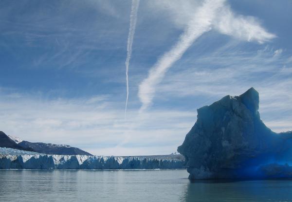 Strange glowing iceberg with Upsala glacier in the background