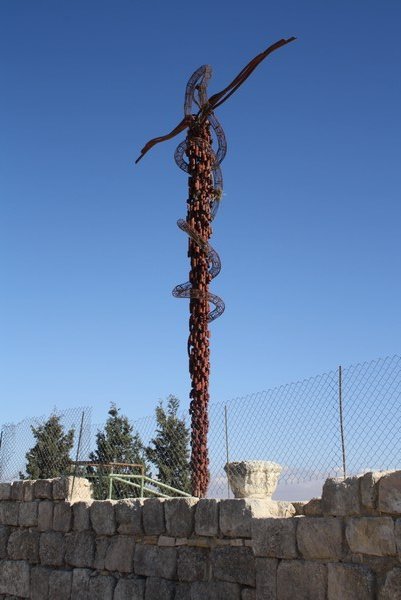 Mt Nebo - Serpentine Cross