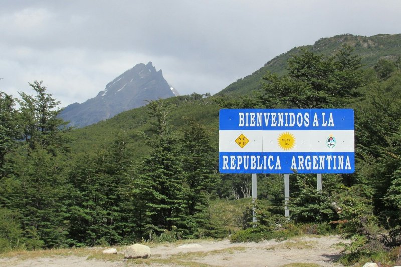 Villa O'Higgins to El Chalten border crossing - reaching Argentina