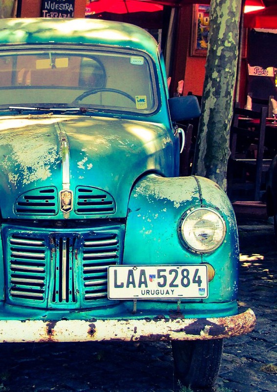 One of the old cars that we found still going strong throughout Uruguay 