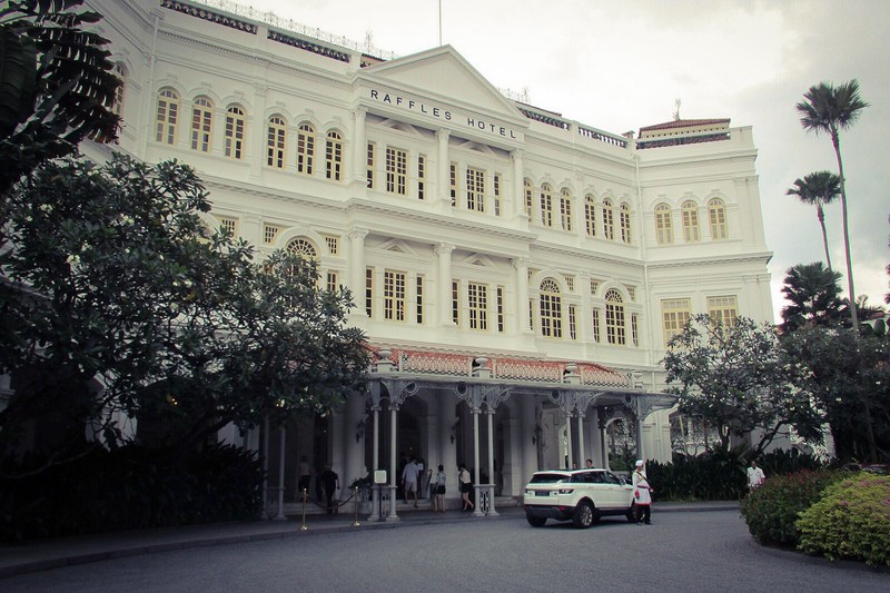 The famous Raffles Hotel, where we'll stay next time we visit Singapore...