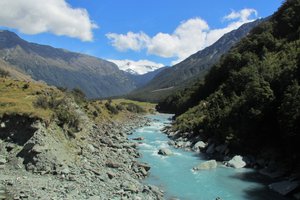Hiking up to the Rob Roy Glacier