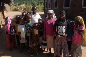 Kids from local school in Tikawande 