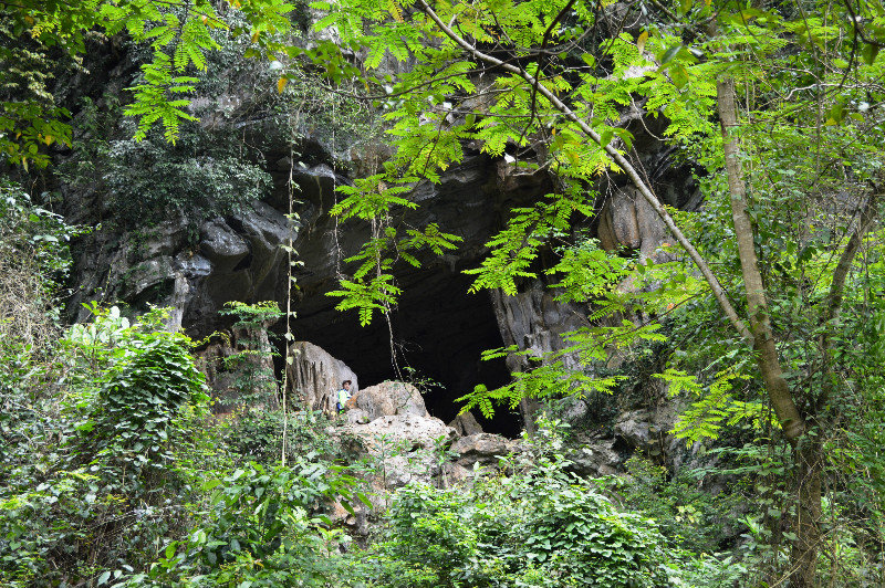 Mouth of Hung Ton Cave