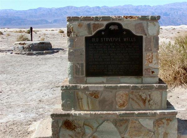 Old Stovepipe Wells Monument 