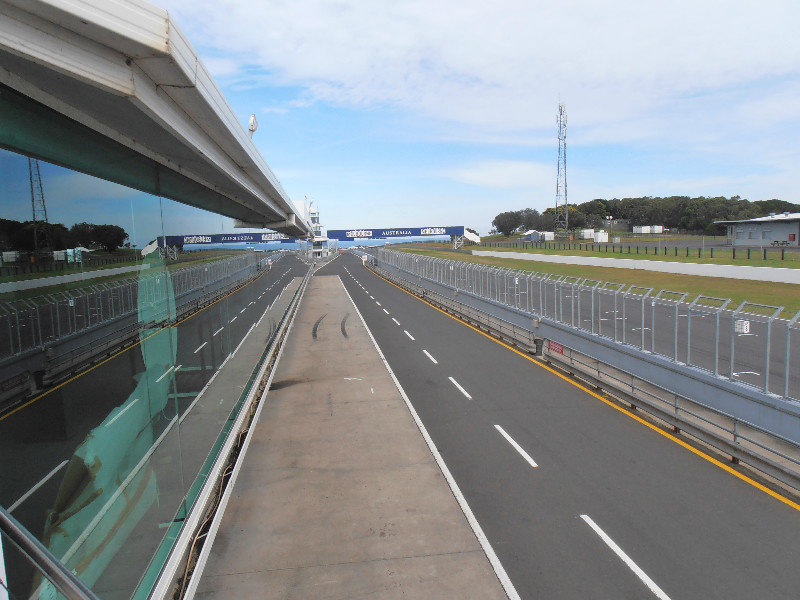 The starting line, pit lane and main straight