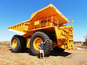 Iron Ore dump truck | Photo