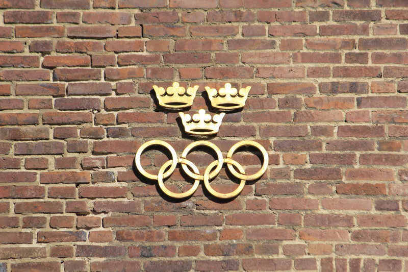 The Olympic symbol and the three crowns of Sweden