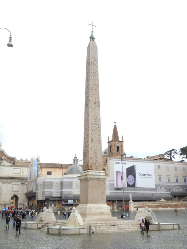Obelisk with a fountain
