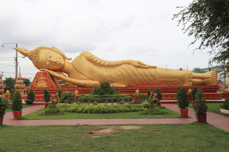 Reclining Buddha at Pha That Luang