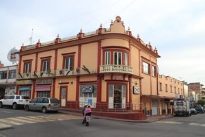 Building in central Ciudad Hidalgo 
