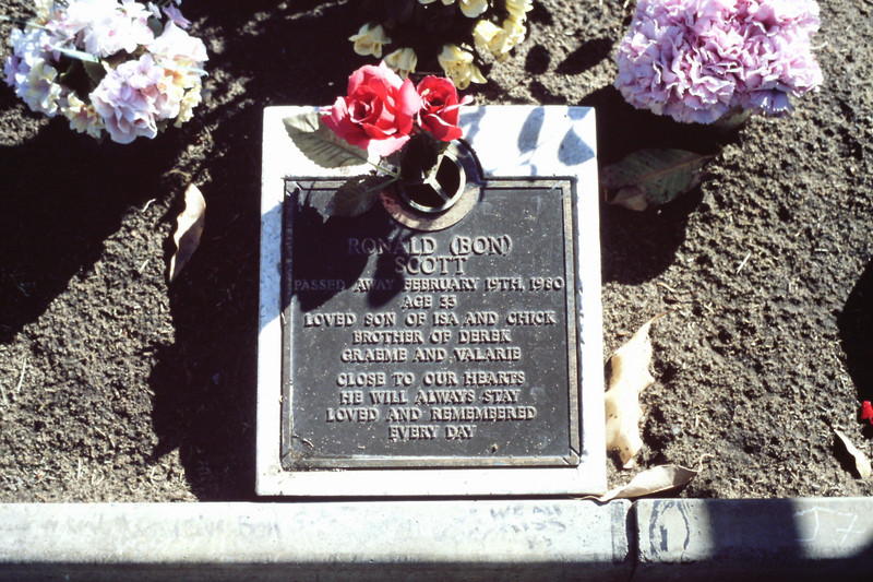 Bon Scott's grave