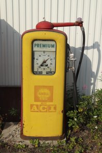 Petrol pump 