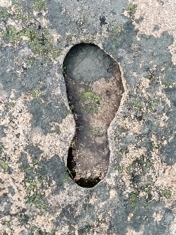 "Footprint" in granite